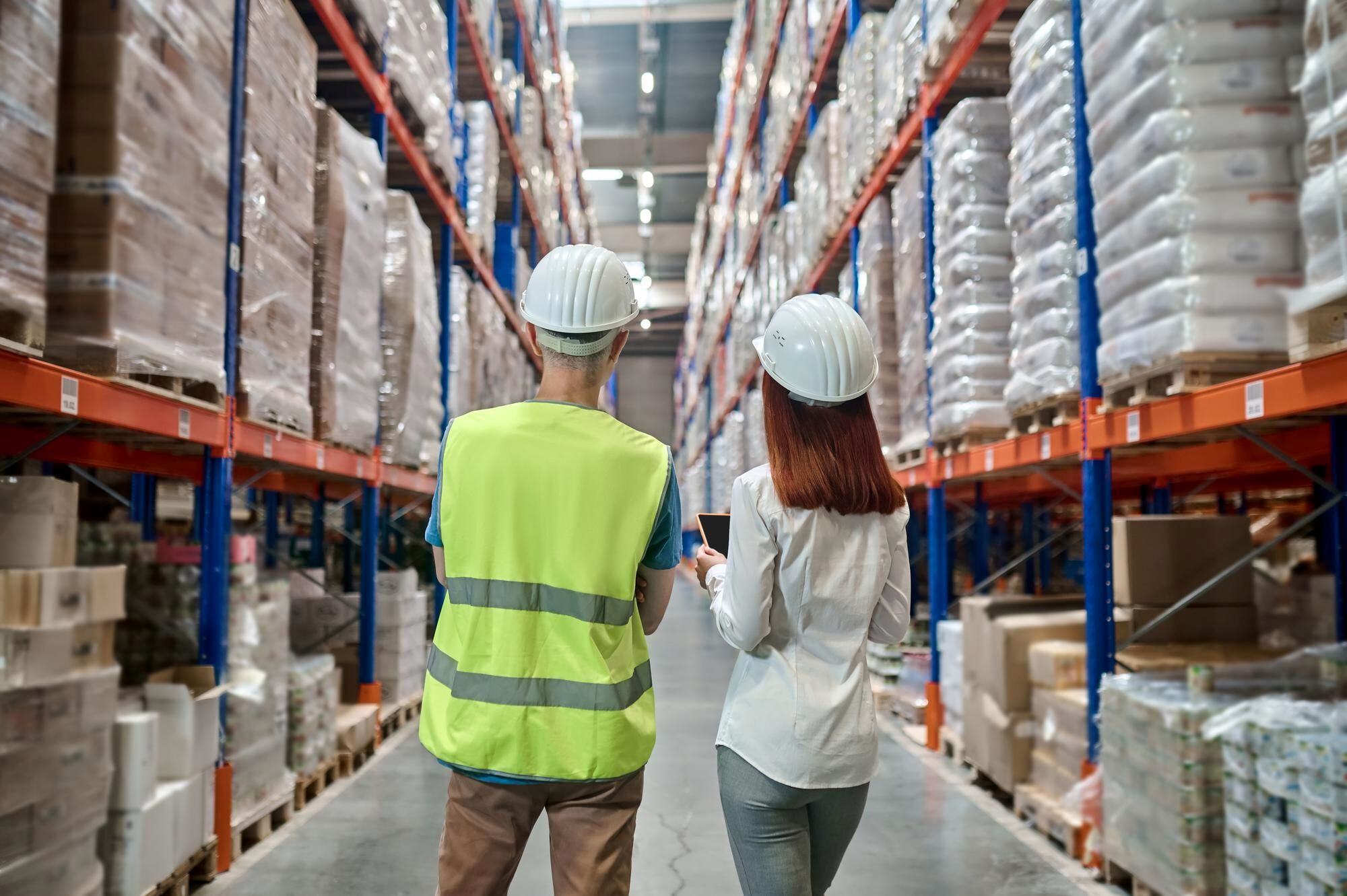 Almacentamiento de productos en Naves Industriales