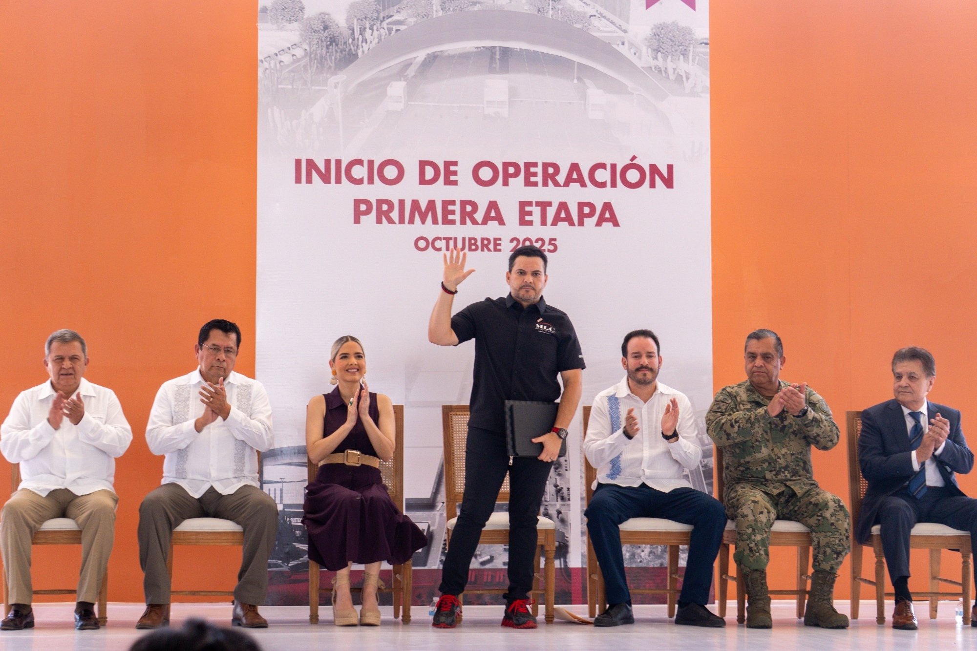 Juan Jose Arellano y personalidades destacadas del municipio de Mazatlnán Sinaloa
